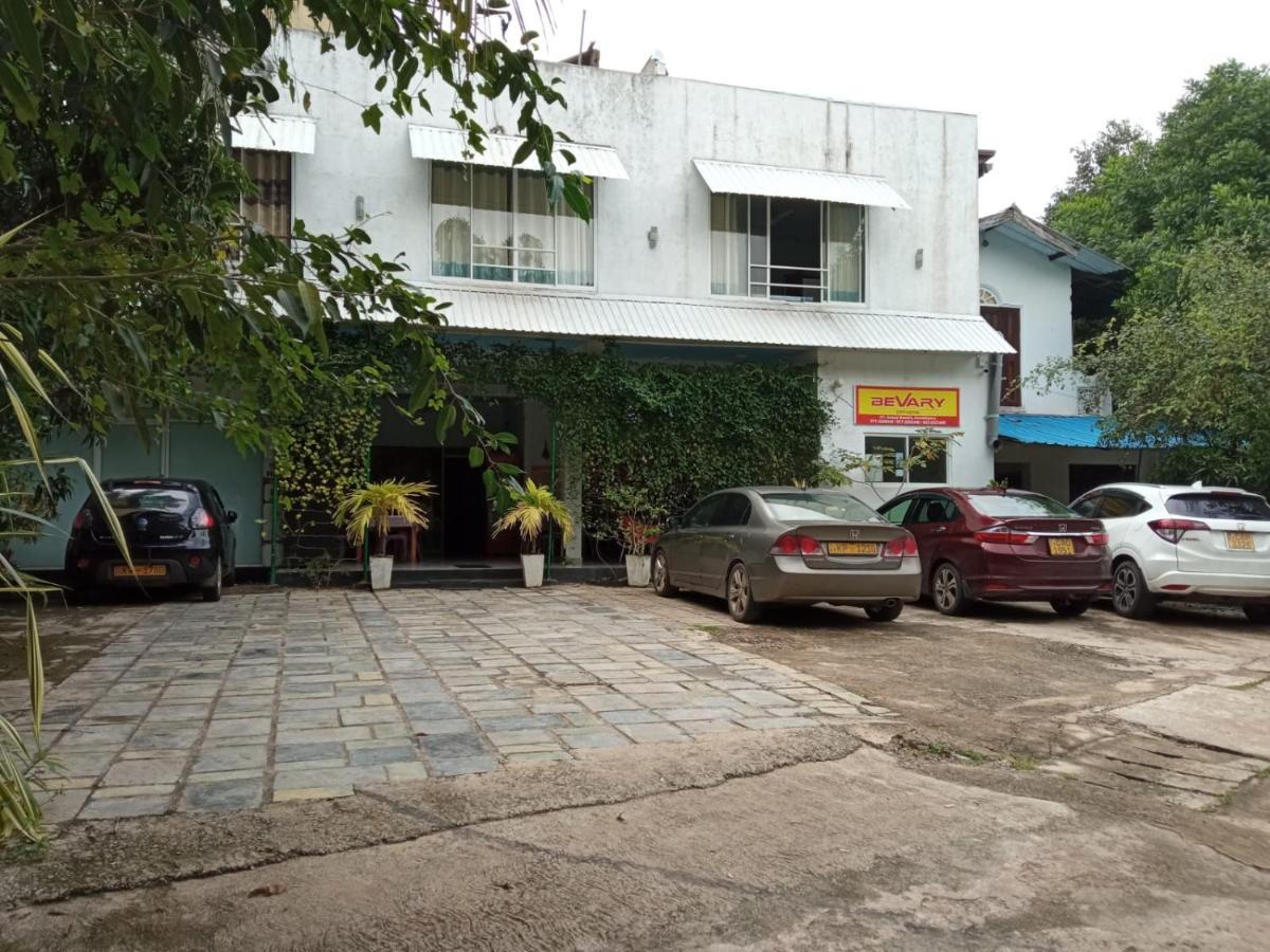 Bevary City Hotel Anuradhapura Zewnętrze zdjęcie