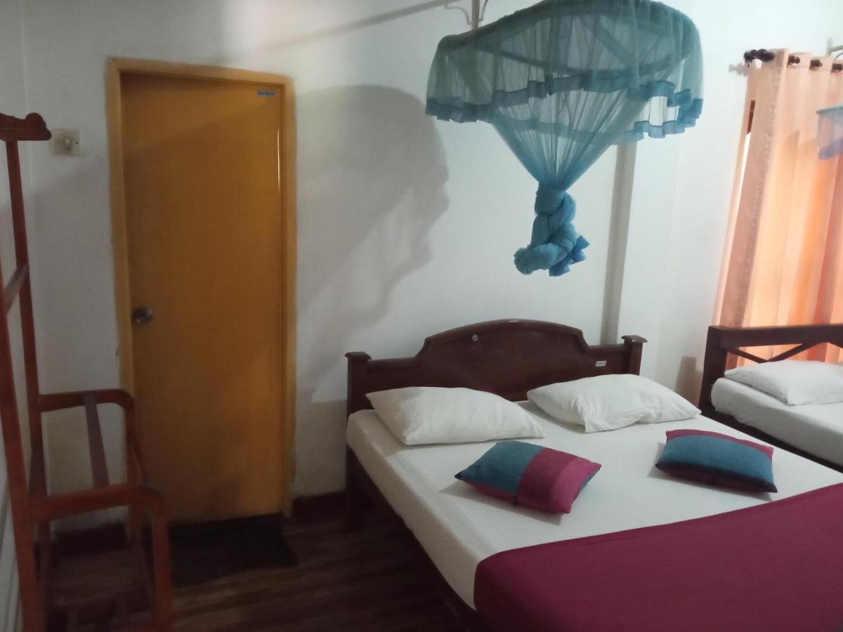 Bevary City Hotel Anuradhapura Zewnętrze zdjęcie