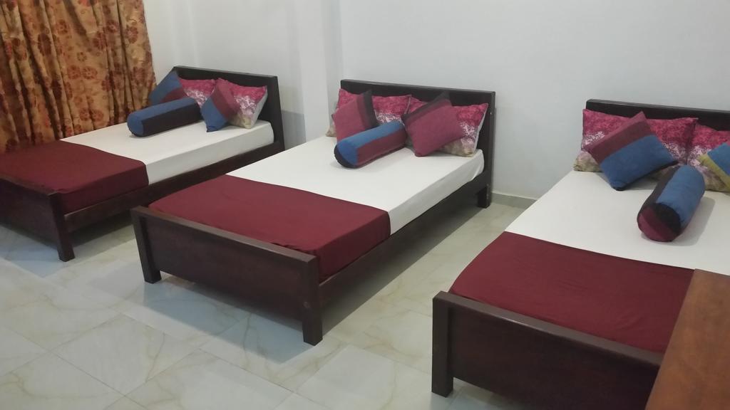 Bevary City Hotel Anuradhapura Zewnętrze zdjęcie
