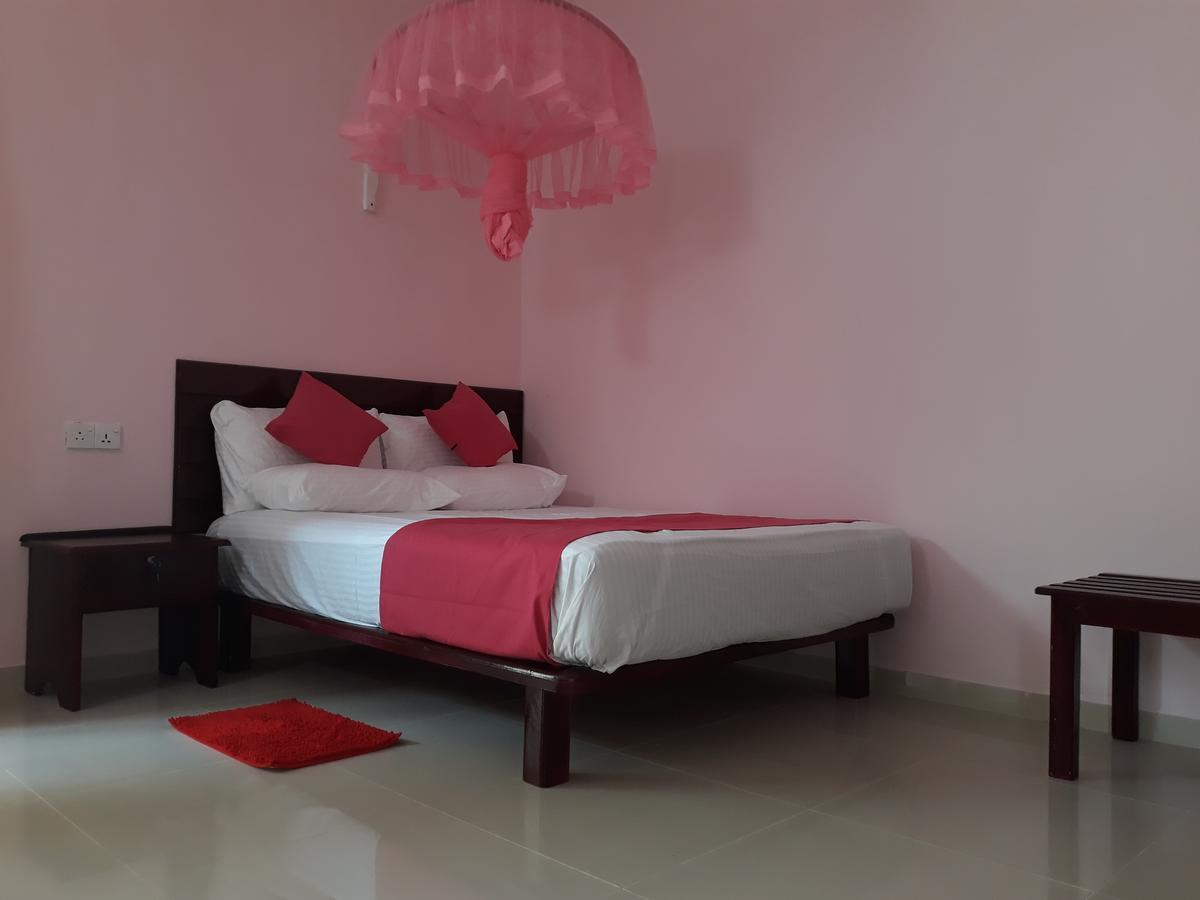 Bevary City Hotel Anuradhapura Zewnętrze zdjęcie