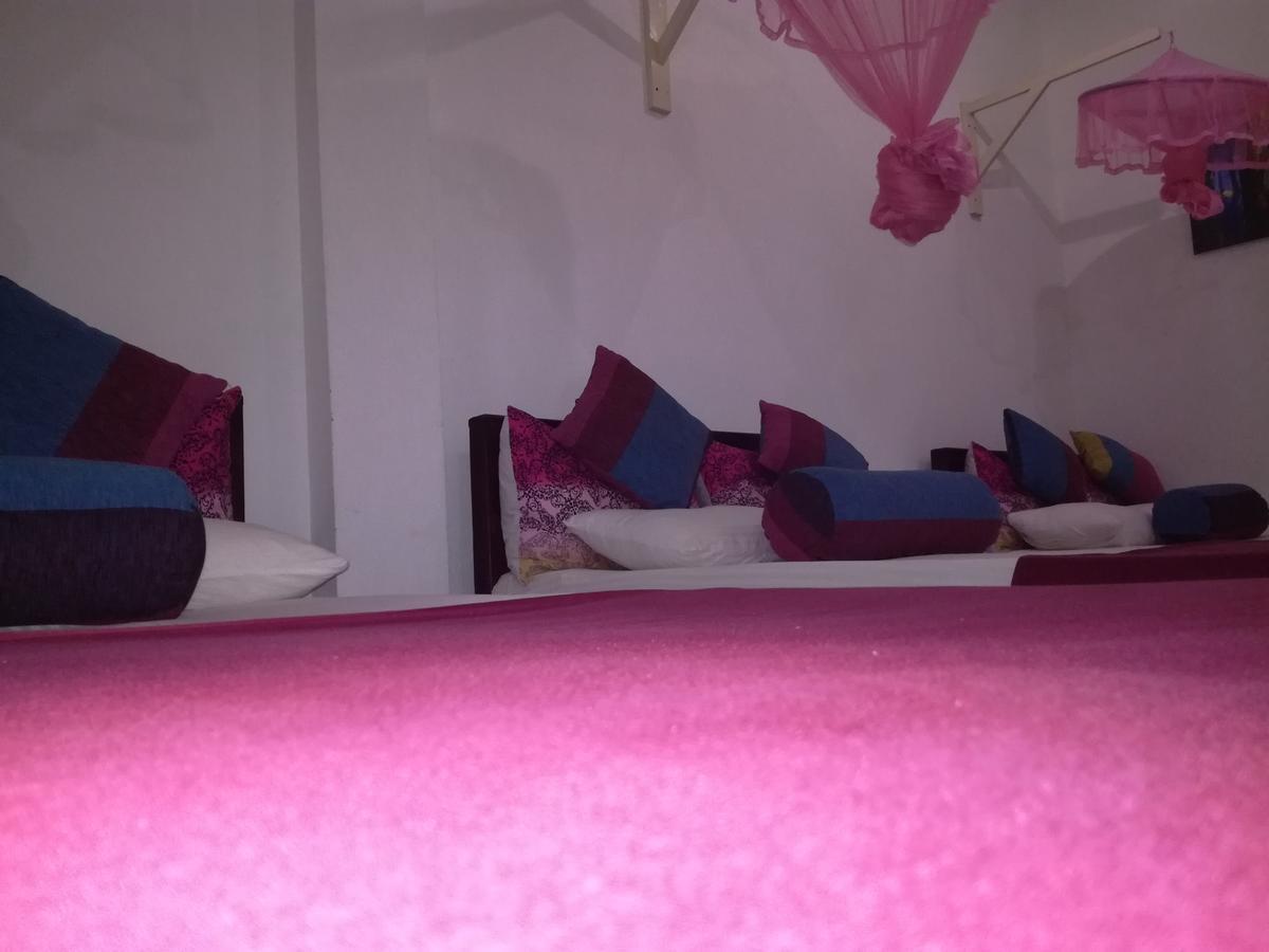 Bevary City Hotel Anuradhapura Zewnętrze zdjęcie