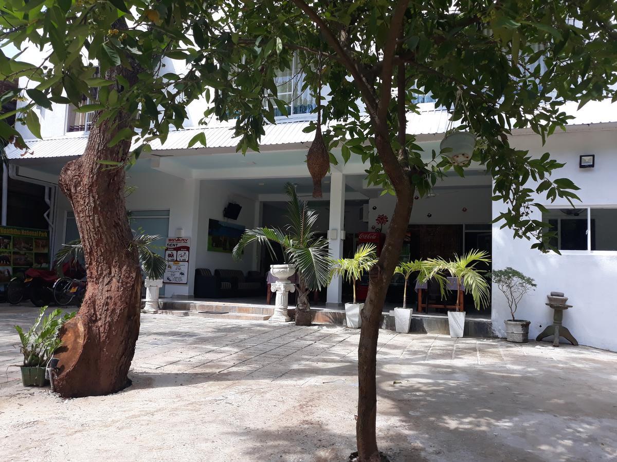 Bevary City Hotel Anuradhapura Zewnętrze zdjęcie